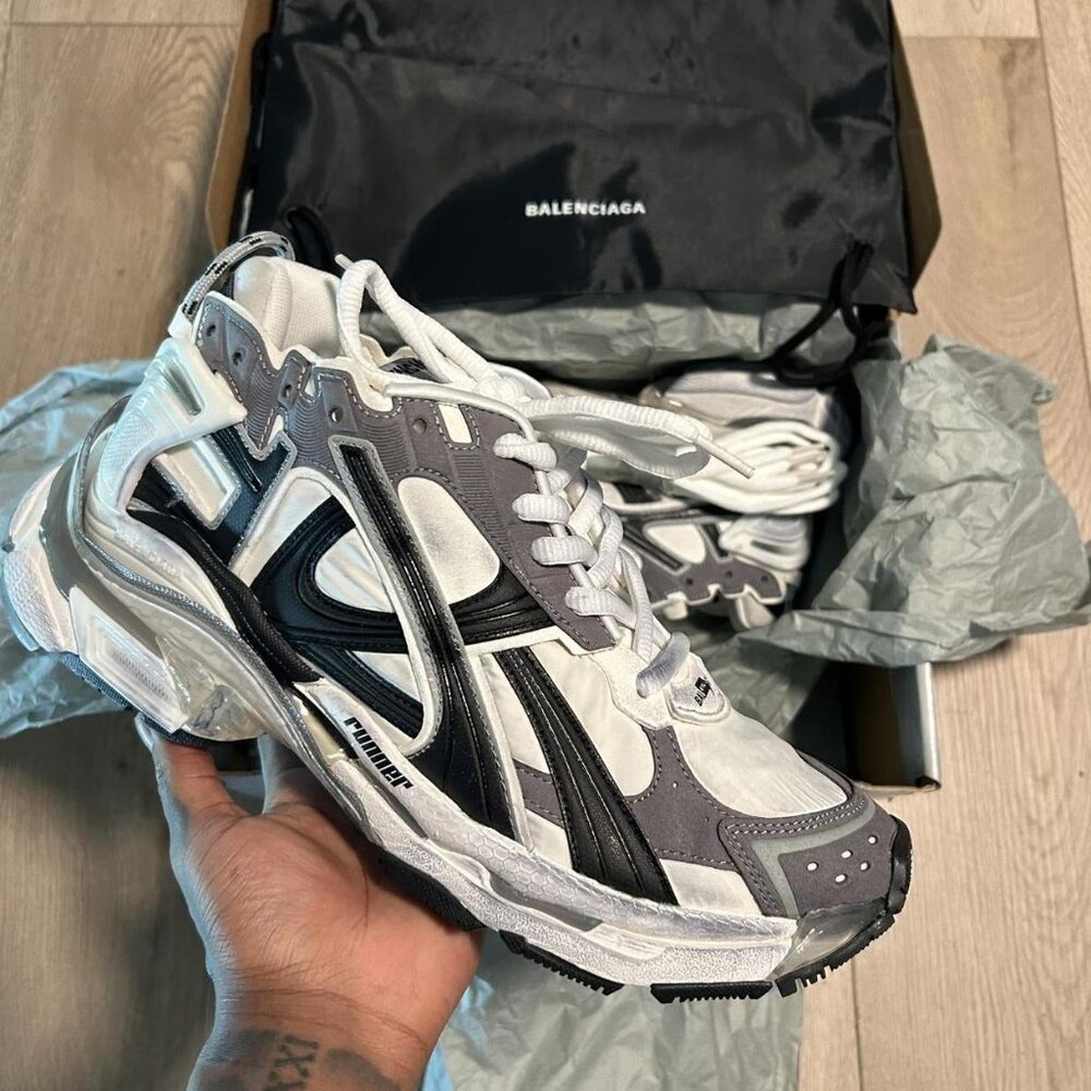 Balenciaga runner